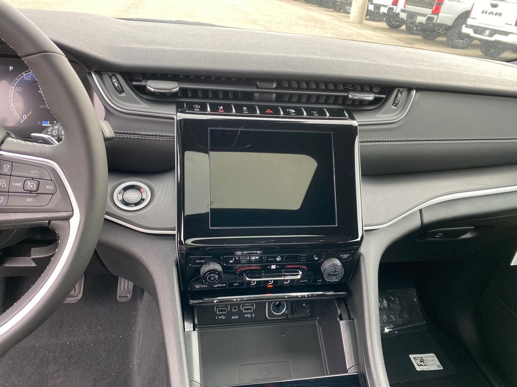 2025 Jeep Grand Cherokee GRAND CHEROKEE LAREDO X 4X4