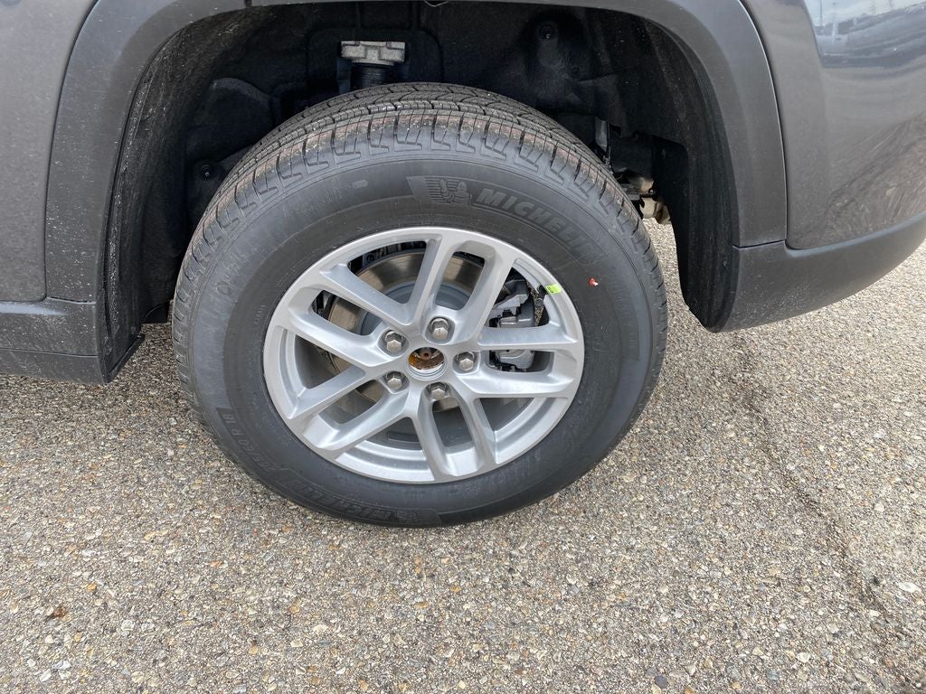 2025 Jeep Grand Cherokee GRAND CHEROKEE LAREDO X 4X4