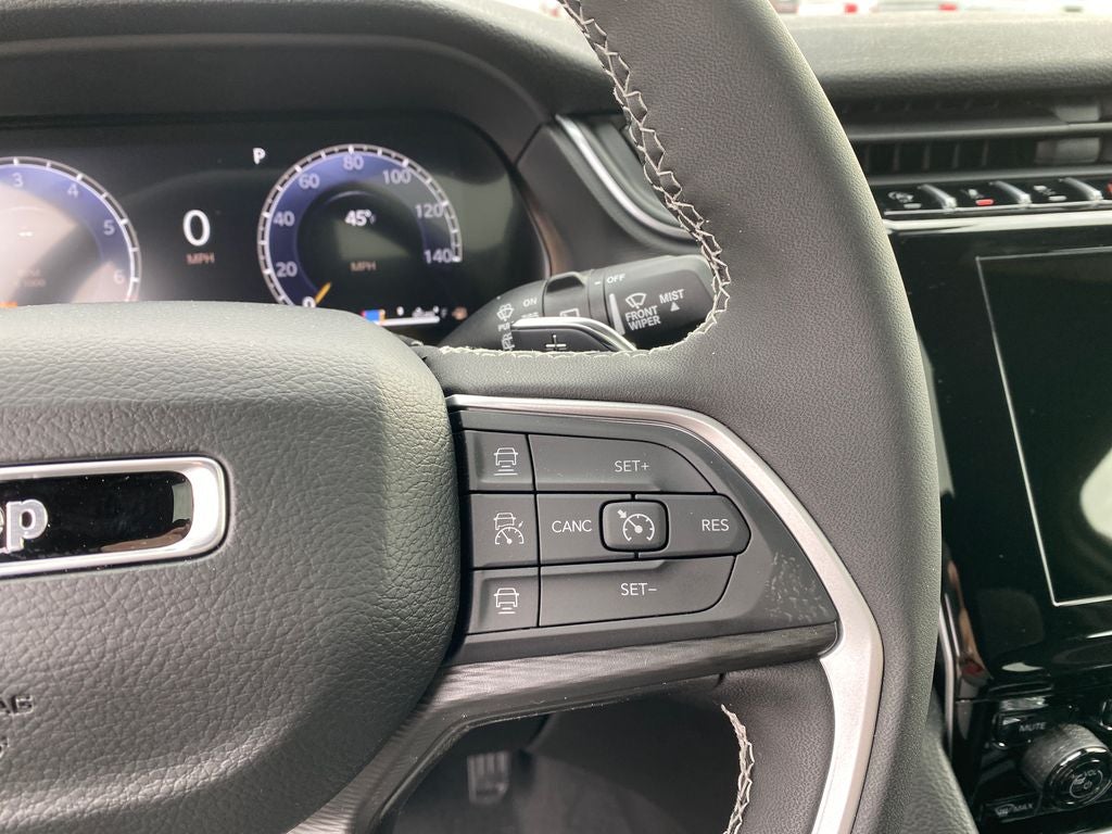 2025 Jeep Grand Cherokee GRAND CHEROKEE LAREDO X 4X4