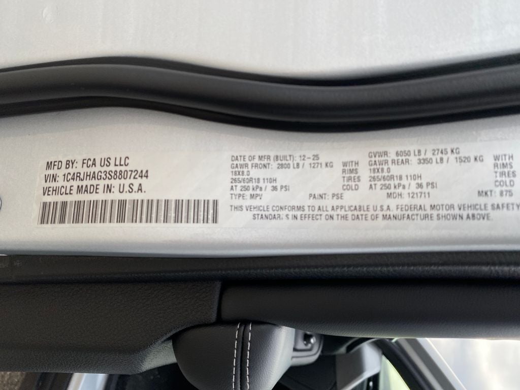 2025 Jeep Grand Cherokee GRAND CHEROKEE LAREDO X 4X4