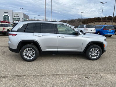 2025 Jeep Grand Cherokee GRAND CHEROKEE LAREDO X 4X4