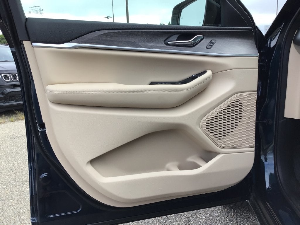 2027 Jeep Grand Cherokee Limited