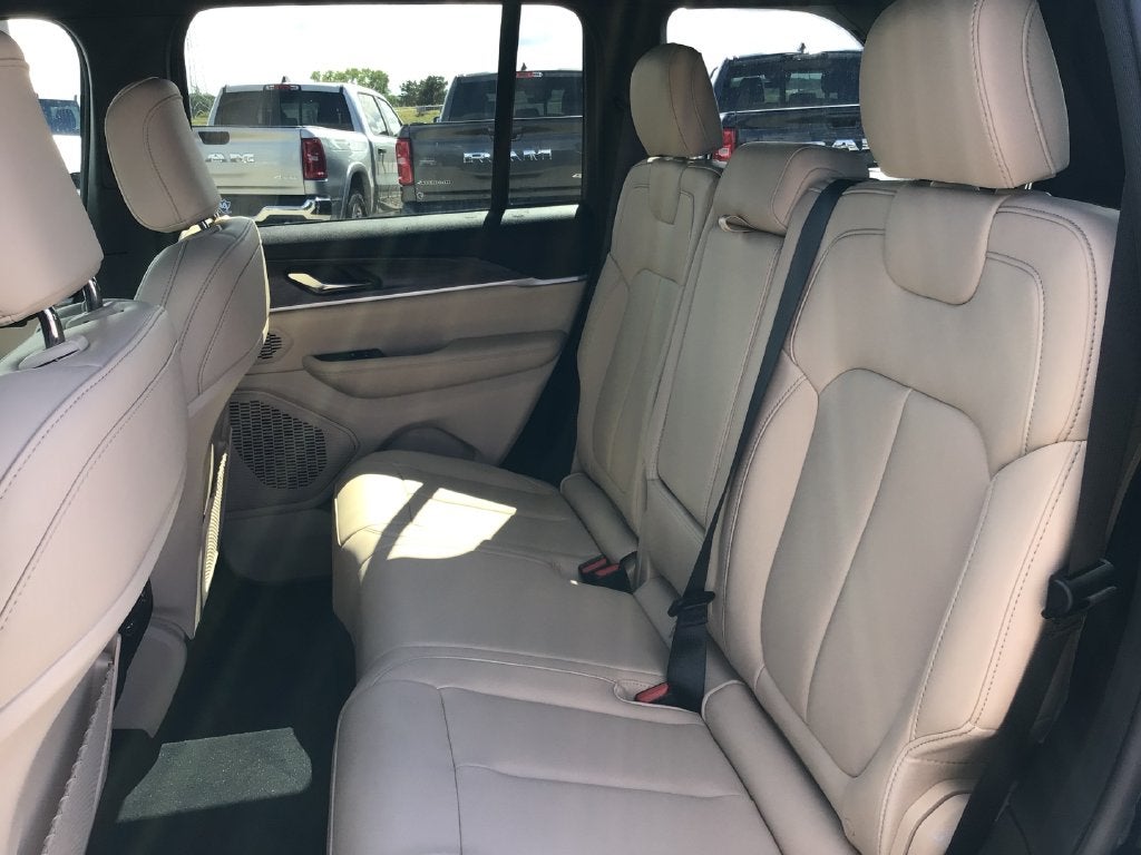 2027 Jeep Grand Cherokee Limited