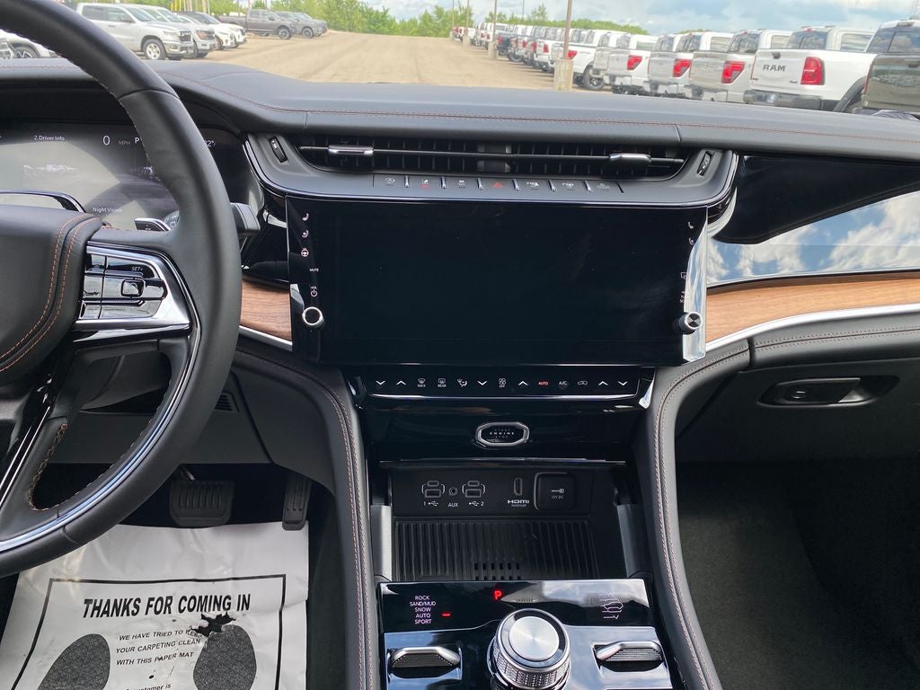 2026 Jeep Grand Cherokee GRAND CHEROKEE SUMMIT 4X4