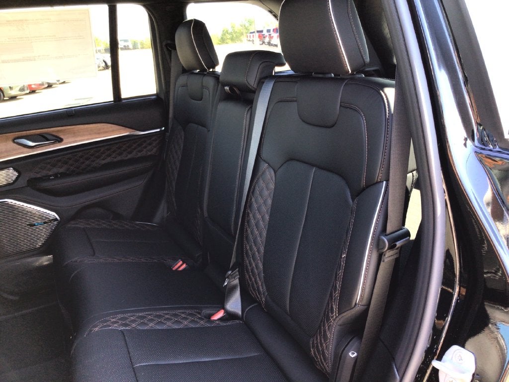 2027 Jeep Grand Cherokee GRAND CHEROKEE SUMMIT 4X4