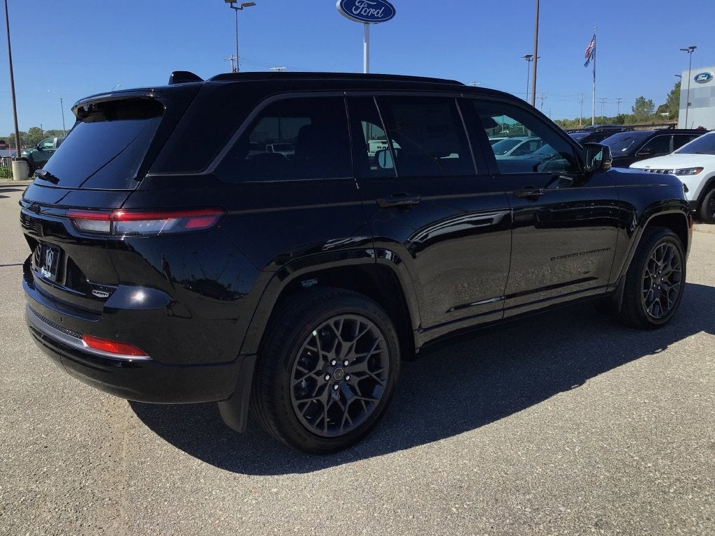 2027 Jeep Grand Cherokee GRAND CHEROKEE SUMMIT 4X4