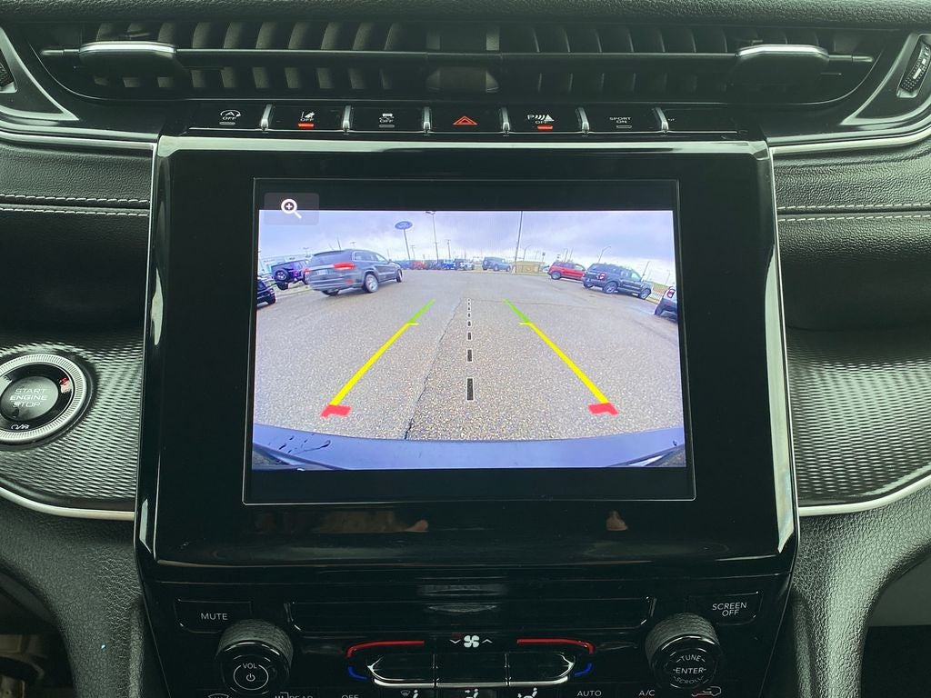 2023 Jeep Grand Cherokee L Laredo 4x4