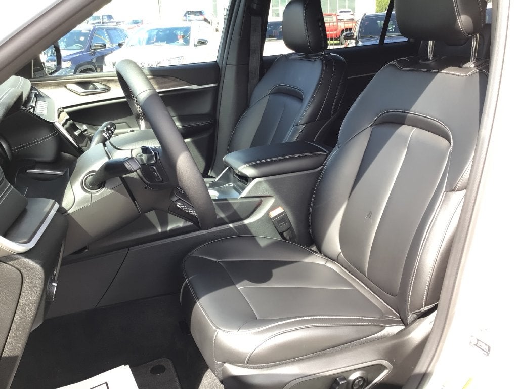 2027 Jeep Grand Cherokee Limited