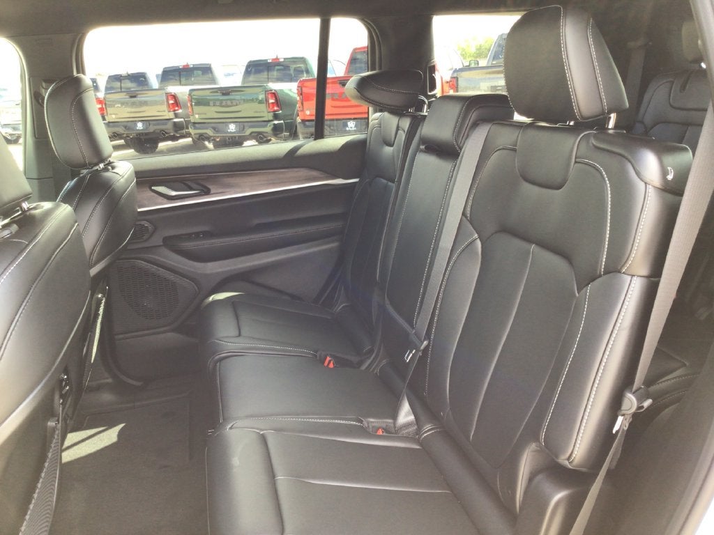 2027 Jeep Grand Cherokee Limited