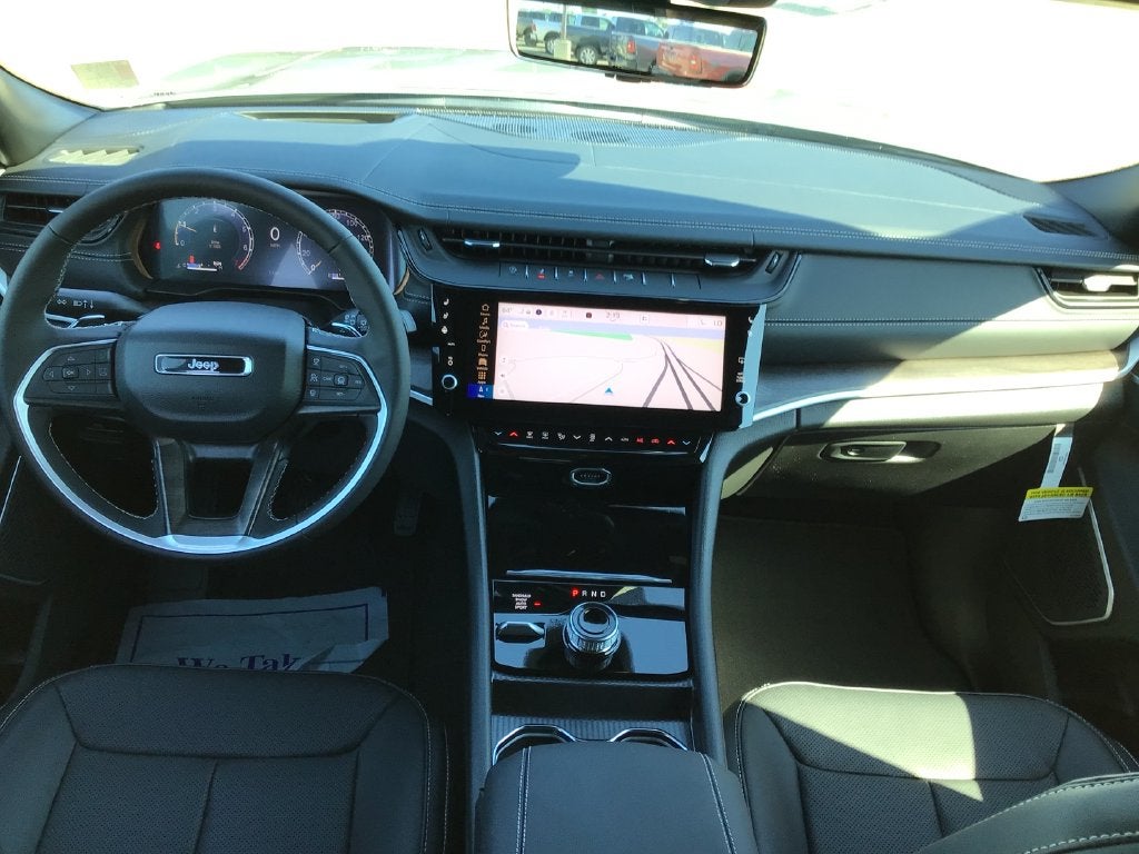 2027 Jeep Grand Cherokee GRAND CHEROKEE L LIMITED RESERVE 4X4