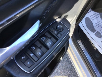 2019 RAM 1500 Laramie Crew Cab 4x2 5'7' Box