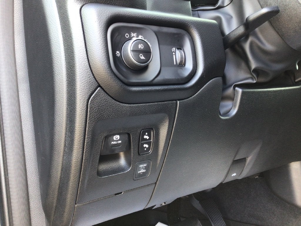 2027 RAM Ram 1500 RAM 1500 BIG HORN CREW CAB 4X4 5'7' BOX
