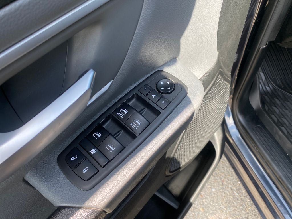 2021 RAM 1500 Lone Star Crew Cab 4x4 5'7' Box