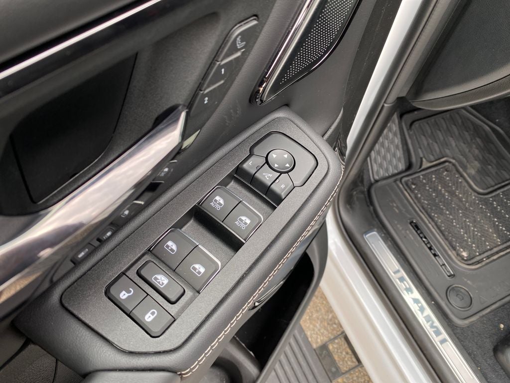 2026 RAM Ram 1500 RAM 1500 LIMITED CREW CAB 4X4 5'7' BOX