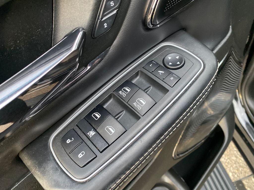 2022 RAM 1500 Limited Crew Cab 4x4 5'7' Box