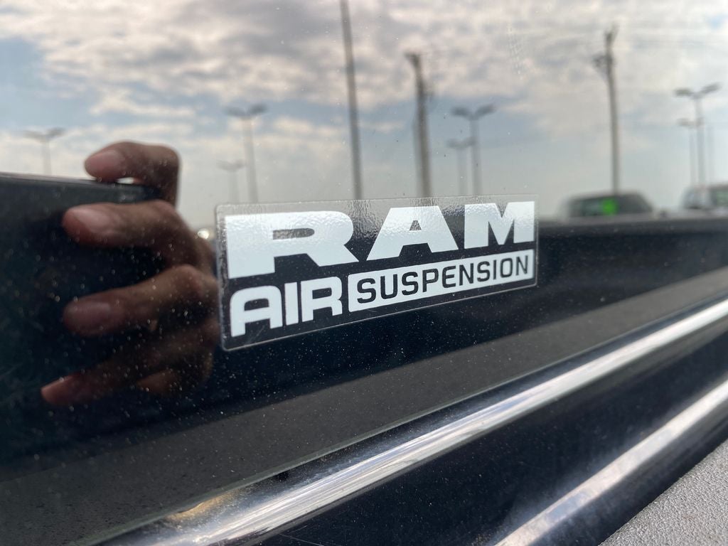 2020 RAM 1500 Limited Crew Cab 4x4 5'7' Box