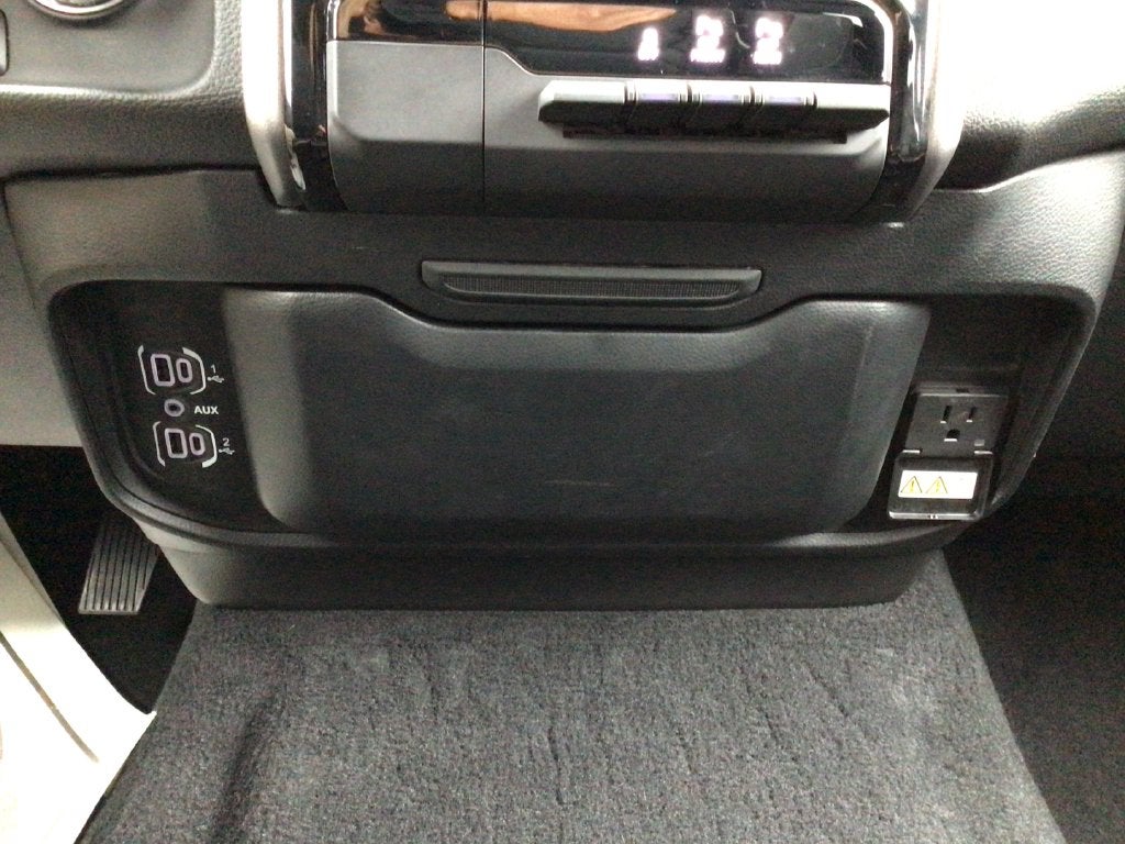 2025 RAM 1500 Laramie Crew Cab 4x4 5'7' Box