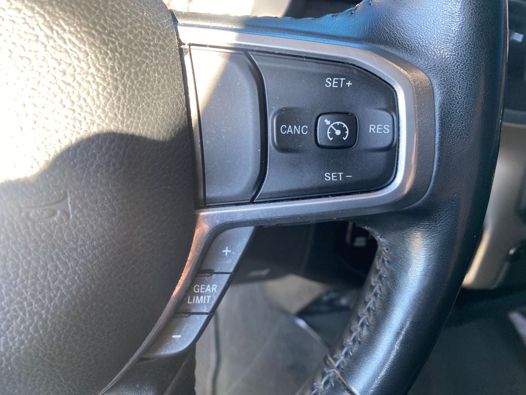 2022 RAM 1500 Laramie Crew Cab 4x4 5'7' Box