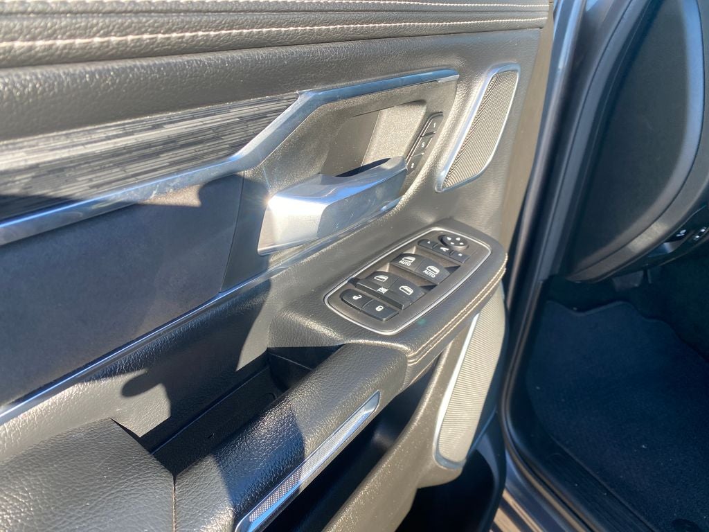 2024 RAM 1500 Laramie Crew Cab 4x4 5'7' Box