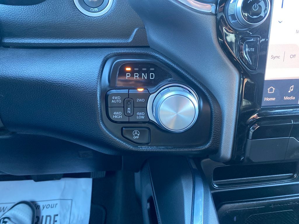 2024 RAM 1500 Laramie Crew Cab 4x4 5'7' Box