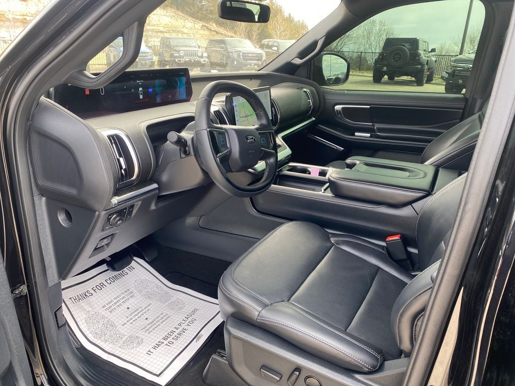 2025 Ford Expedition Platinum