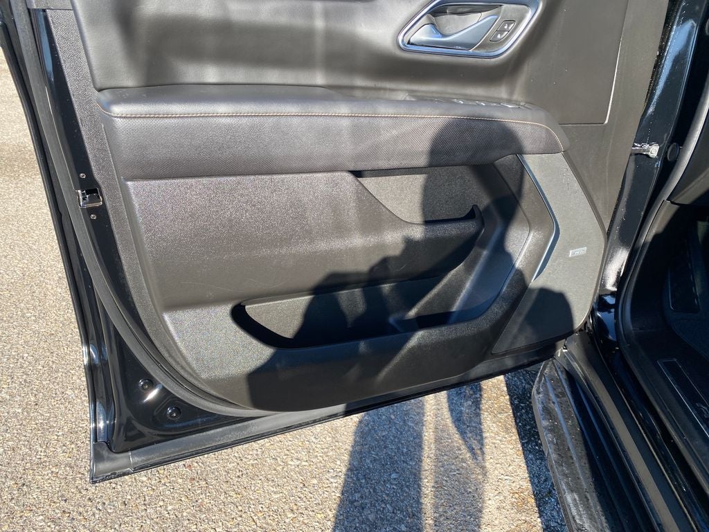 2023 GMC Yukon XL AT4