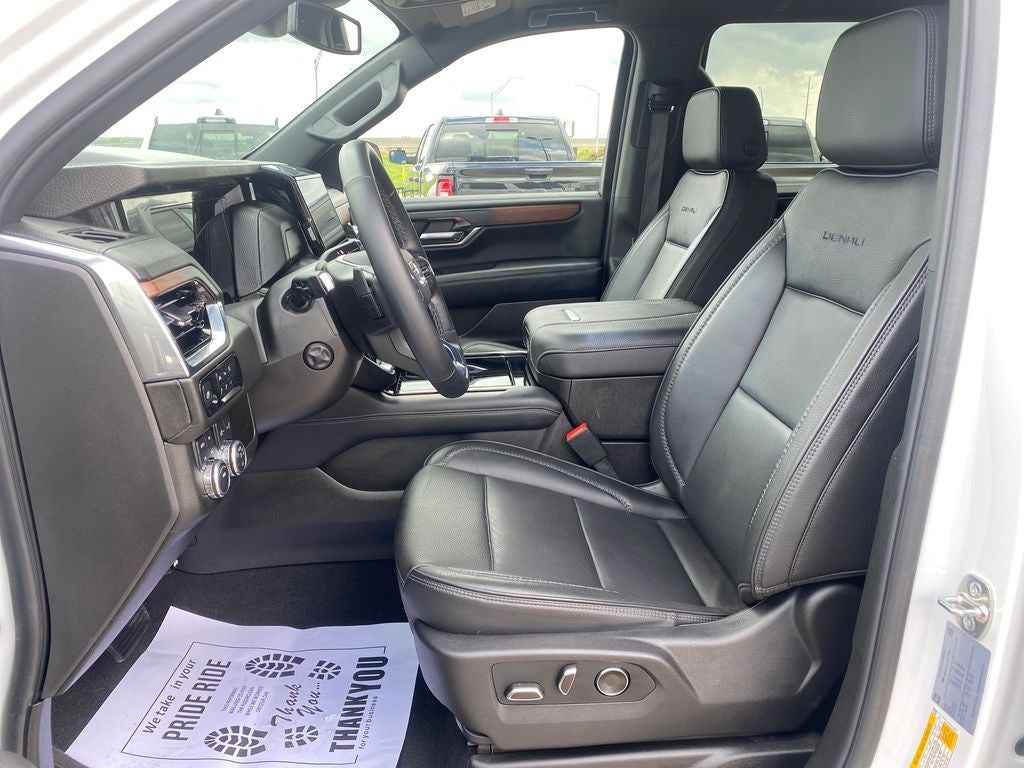 2025 GMC Yukon XL 4WD Denali