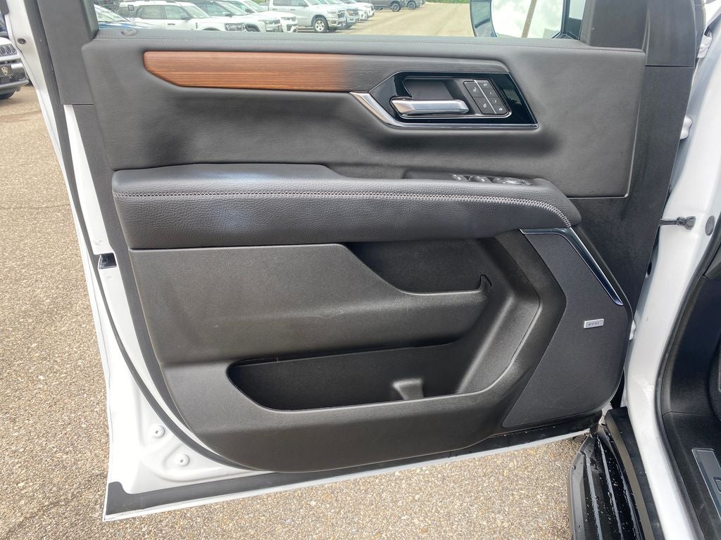 2025 GMC Yukon XL 4WD Denali