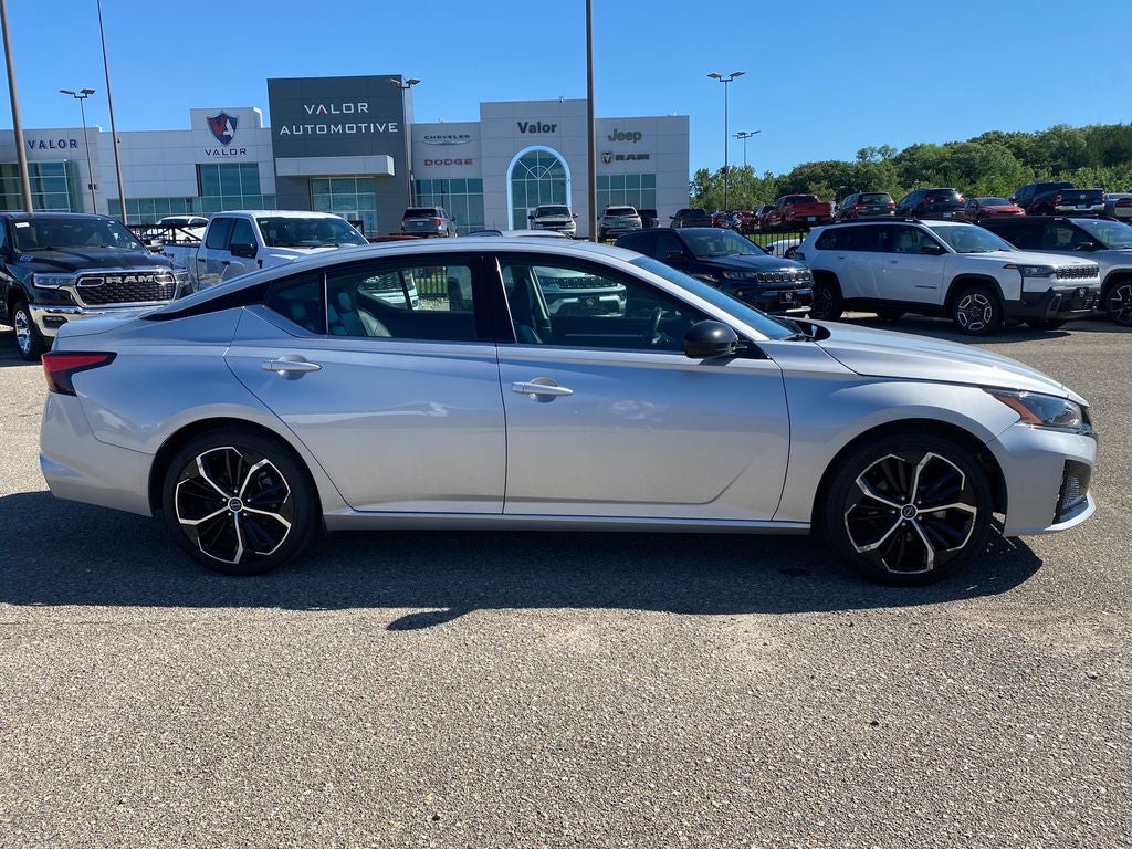 2024 Nissan Altima SR FWD