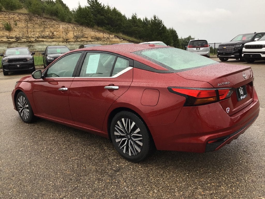 2025 Nissan Altima SV FWD