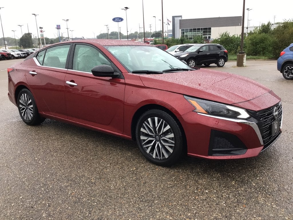 2025 Nissan Altima SV FWD