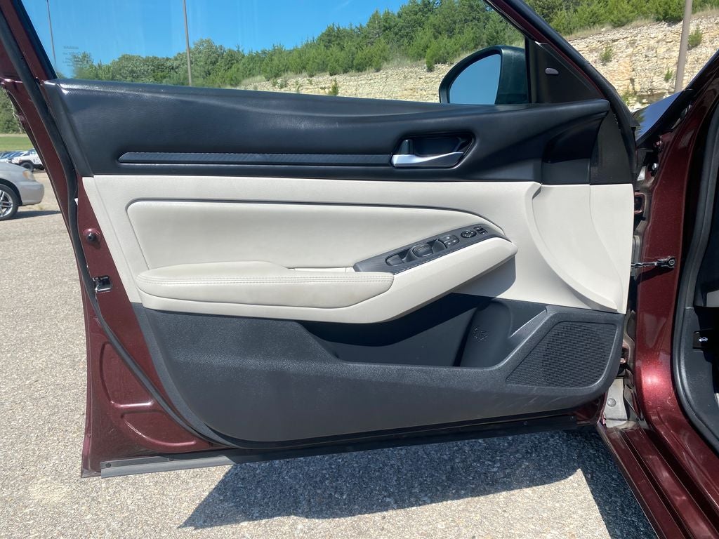 2025 Nissan Altima SV FWD