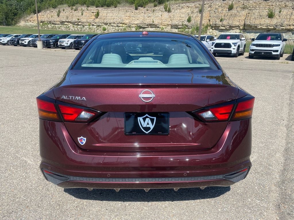 2025 Nissan Altima SV FWD