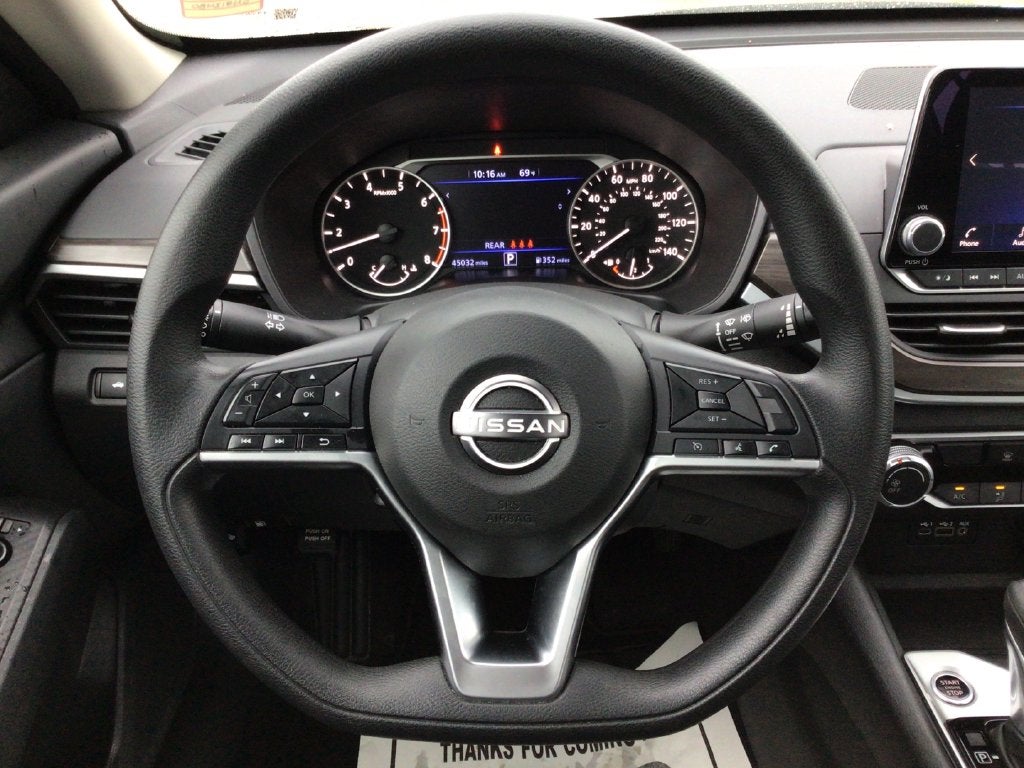 2025 Nissan Altima SV FWD