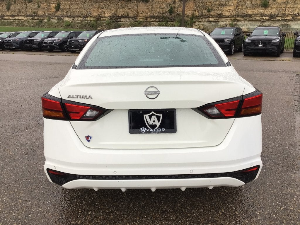 2025 Nissan Altima SV FWD