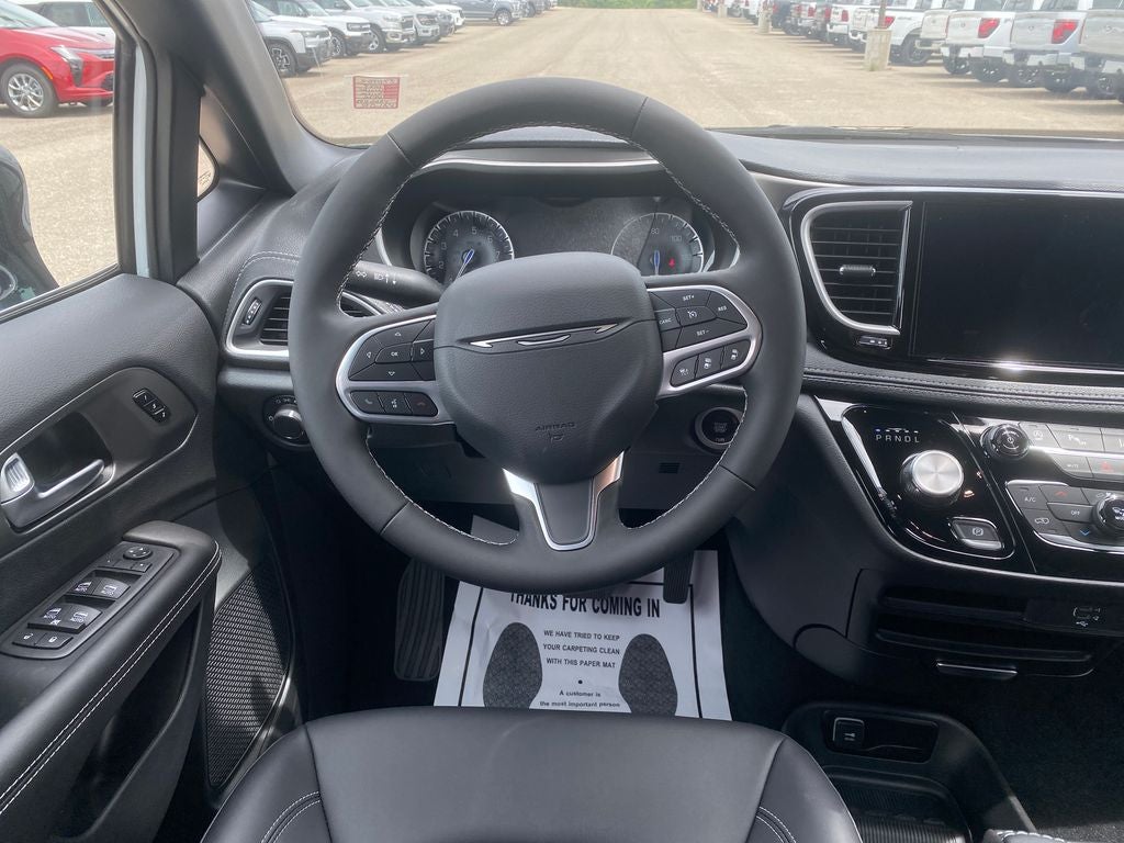 2027 Chrysler Pacifica PACIFICA SELECT