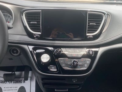 2027 Chrysler Pacifica PACIFICA SELECT