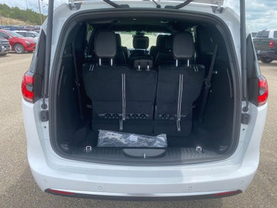 2027 Chrysler Pacifica PACIFICA SELECT