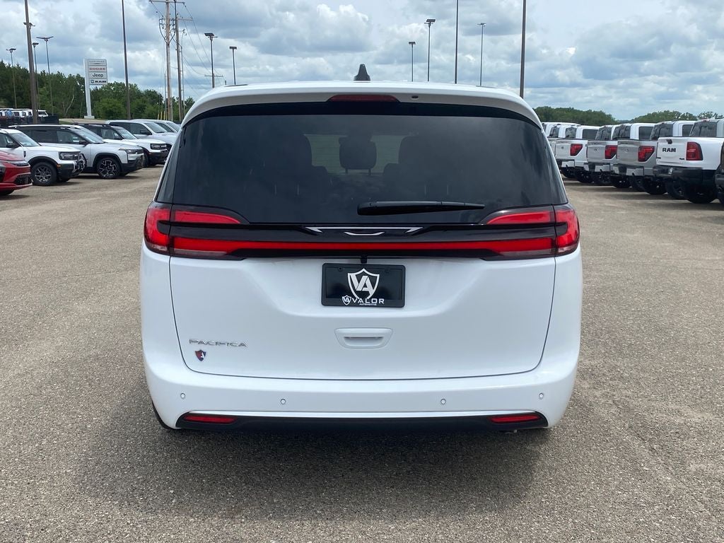 2027 Chrysler Pacifica PACIFICA SELECT