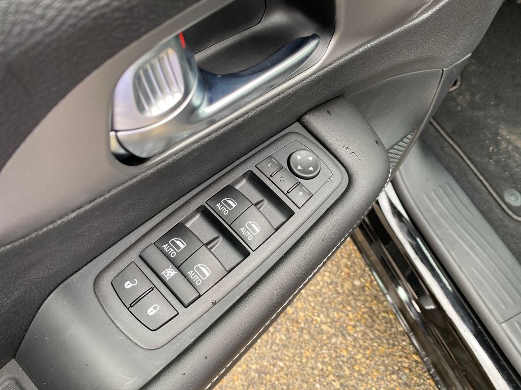 2027 Chrysler Pacifica PACIFICA SELECT
