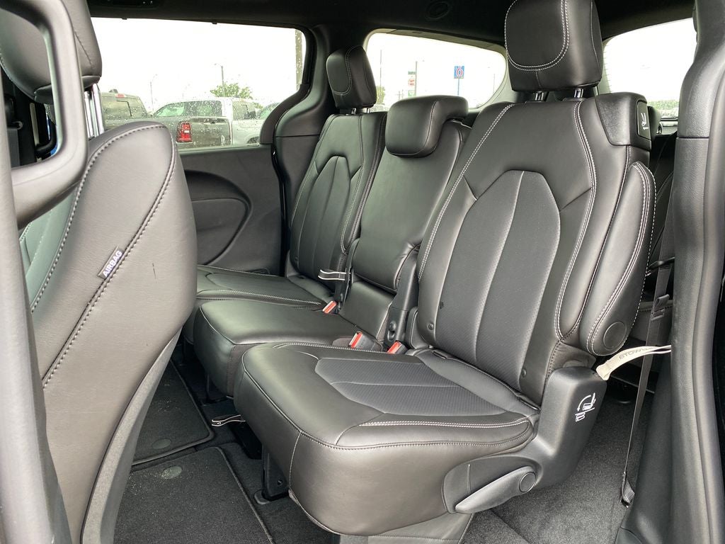 2027 Chrysler Pacifica PACIFICA SELECT