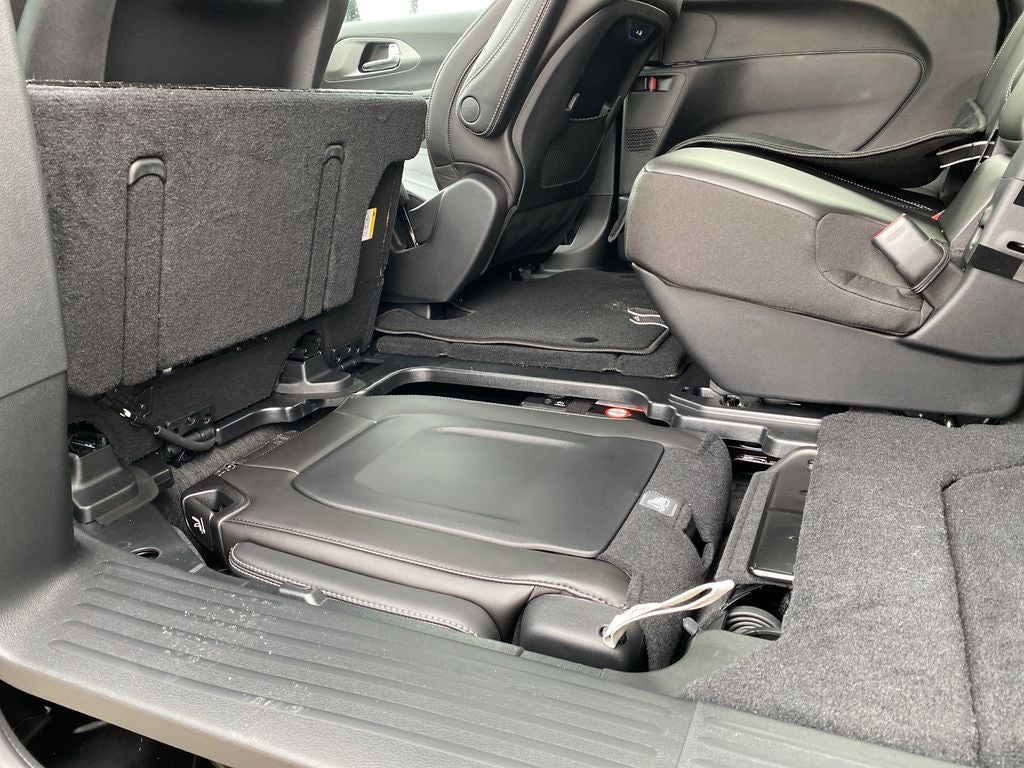 2027 Chrysler Pacifica PACIFICA SELECT