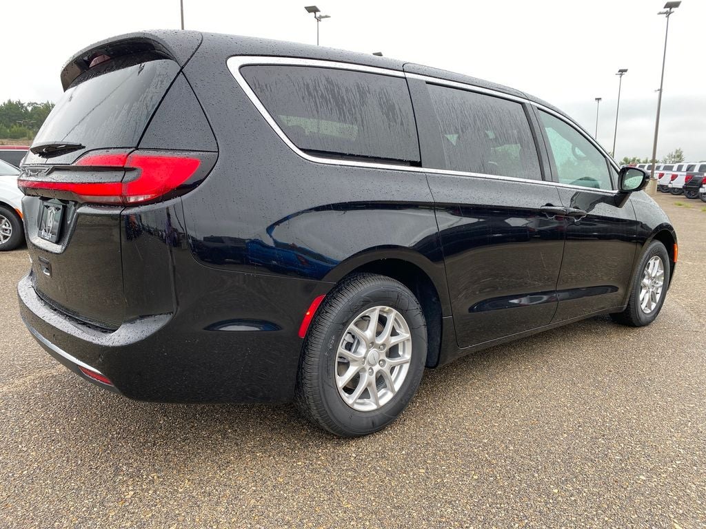 2027 Chrysler Pacifica PACIFICA SELECT
