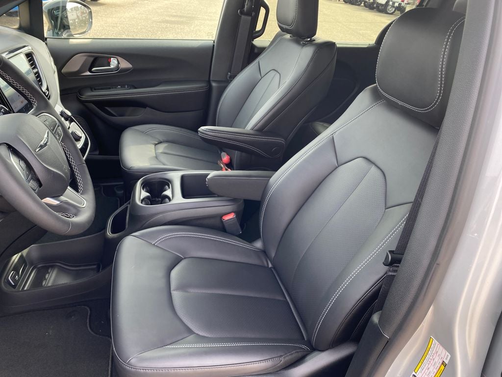 2026 Chrysler Voyager VOYAGER LX