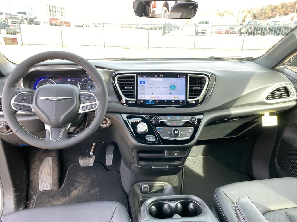 2026 Chrysler Voyager VOYAGER LX