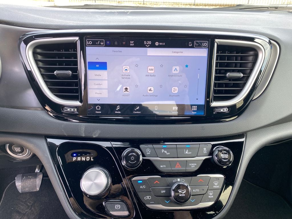 2026 Chrysler Voyager VOYAGER LX