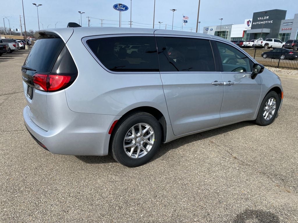 2026 Chrysler Voyager VOYAGER LX