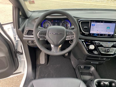 2026 Chrysler Voyager VOYAGER LX