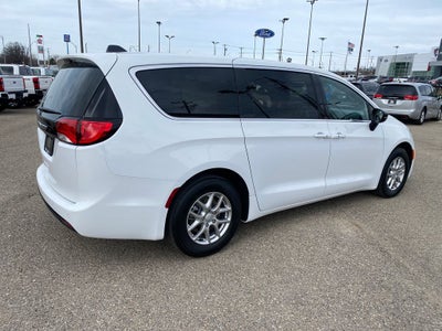 2026 Chrysler Voyager VOYAGER LX