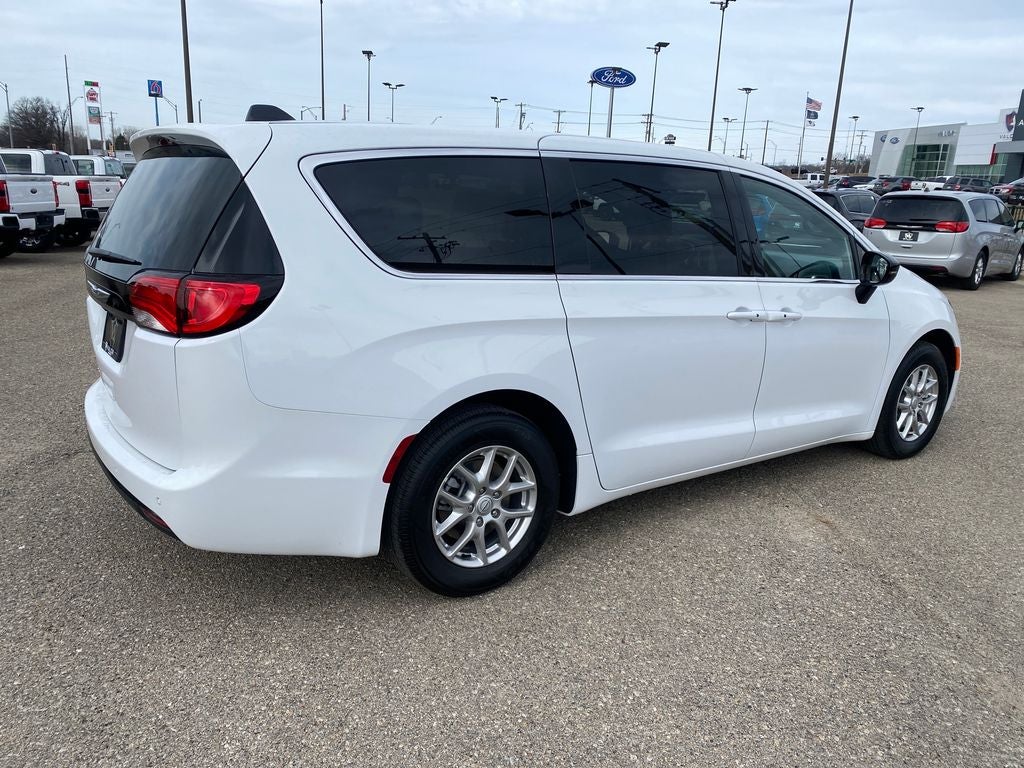 2026 Chrysler Voyager VOYAGER LX